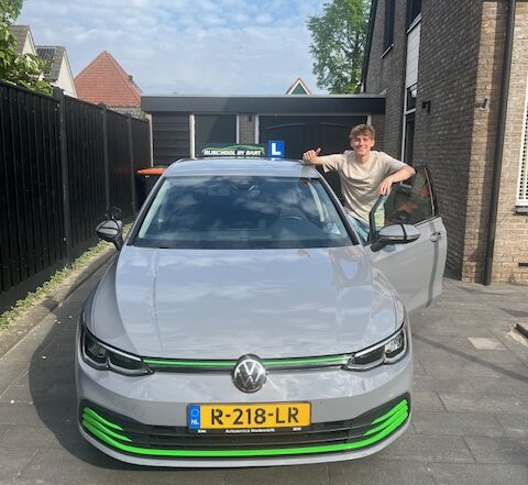 Tim Kee geslaagd @rijschoolbybart.nl